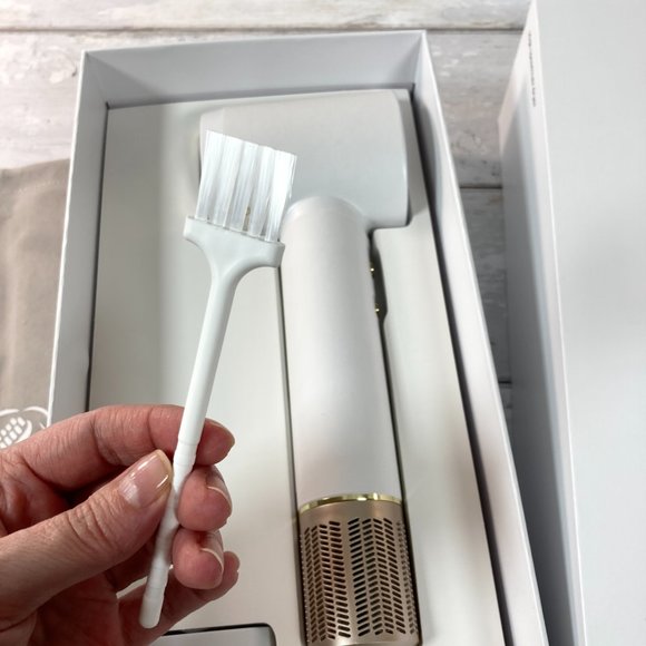 Hair Trends || White and Rose Gold High Speed Blow Dryer - Picture 5 of 7